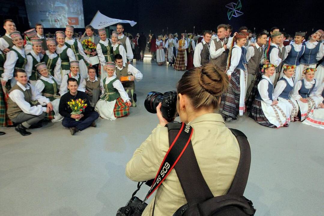 Studentiškas tautinių šokių festivalis „Ei, studente, sukis vėju!“