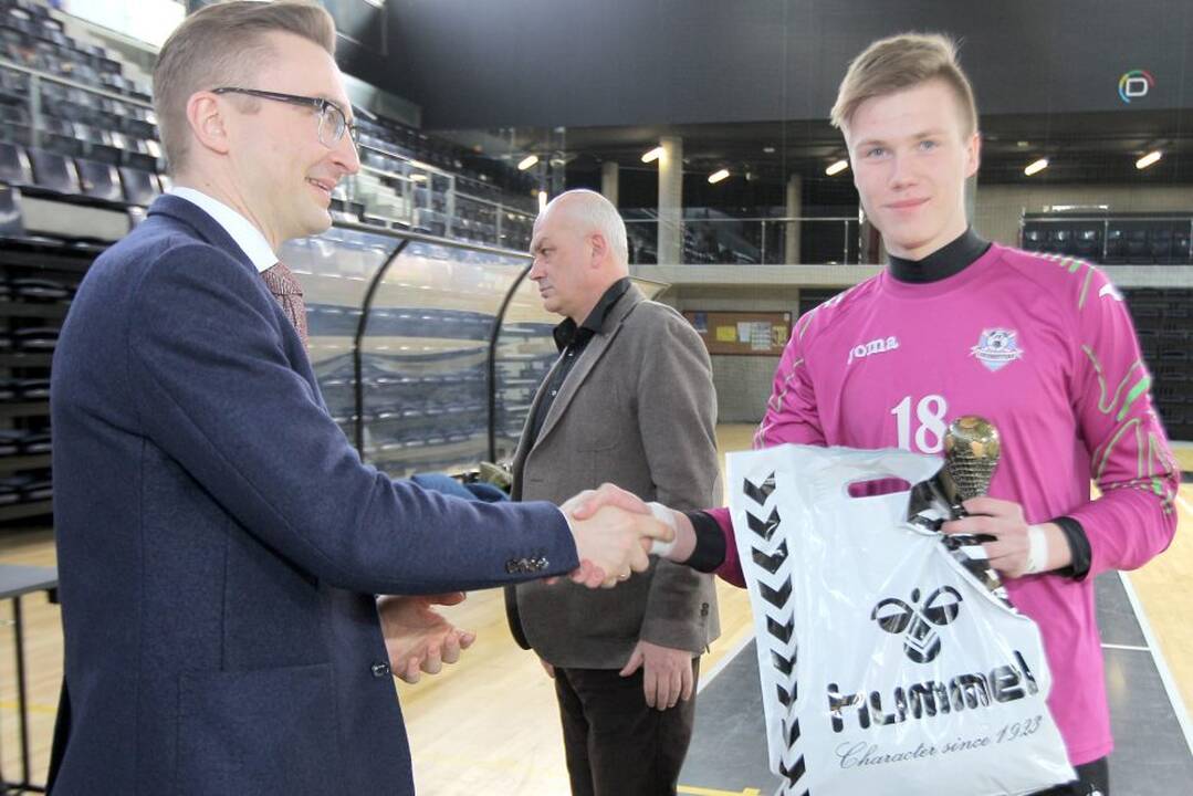 Prieš Lietuvos salės futbolo taurės finalą buvo apdovanoti A lygos prizininkai.