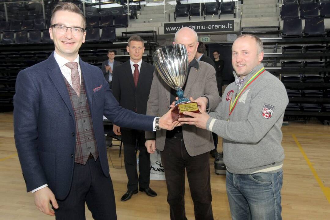 Prieš Lietuvos salės futbolo taurės finalą buvo apdovanoti A lygos prizininkai.