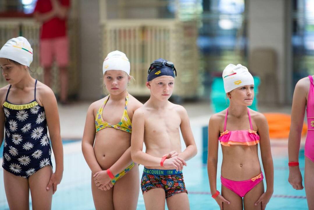 Rūta Meilutytė mokė vaikus plaukti