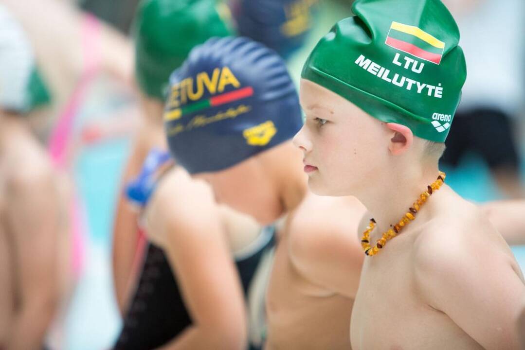 Rūta Meilutytė mokė vaikus plaukti