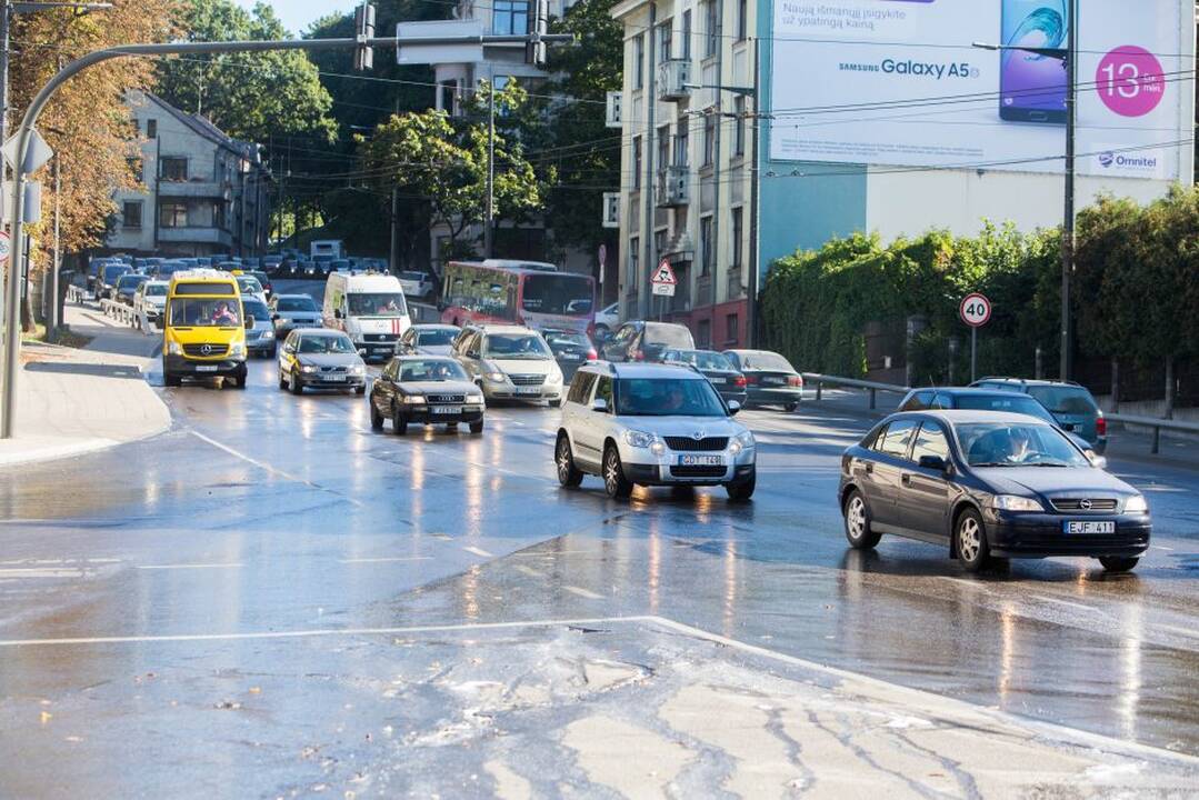 Parodos kalnas paplūdo vandeniu