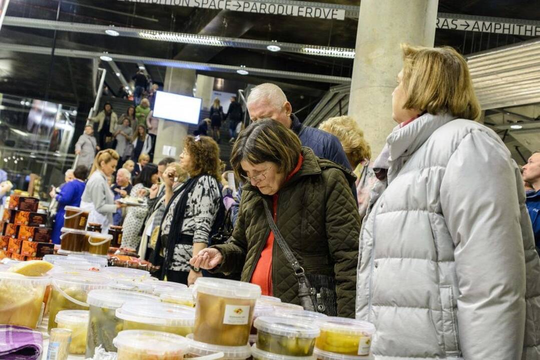 Prasidėjo paroda ,,Rinkis prekę lietuvišką“