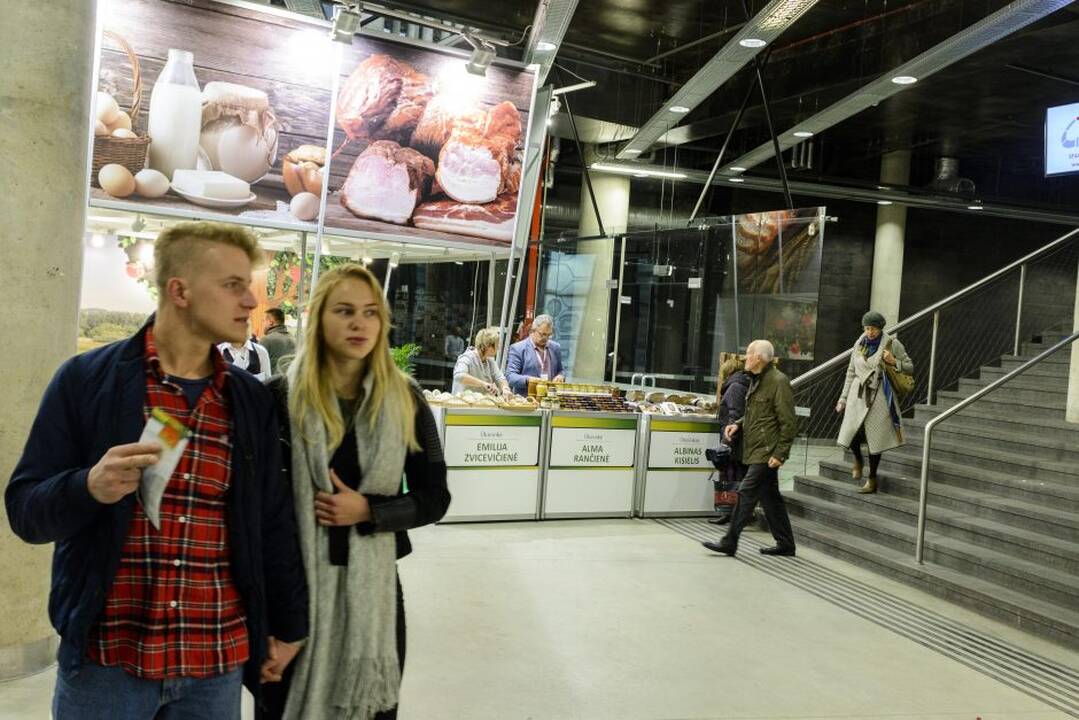 Prasidėjo paroda ,,Rinkis prekę lietuvišką“