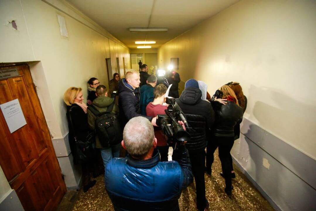 Rokų chuliganų teismas