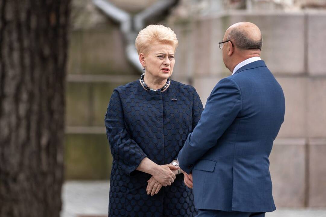 Ka­ra­lius Kau­ne pa­ger­bė sa­vo tau­tie­tį