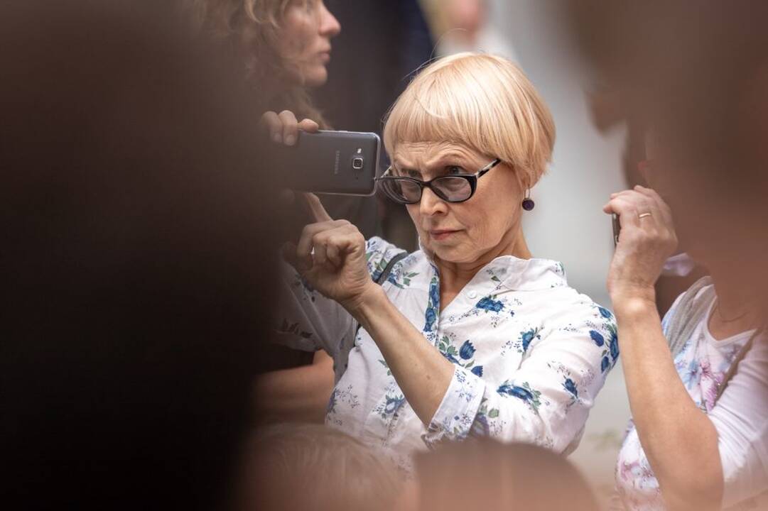 Ka­ra­lius Kau­ne pa­ger­bė sa­vo tau­tie­tį