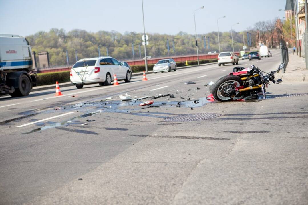 Motociklininko avarija Karaliaus Mindaugo pr.