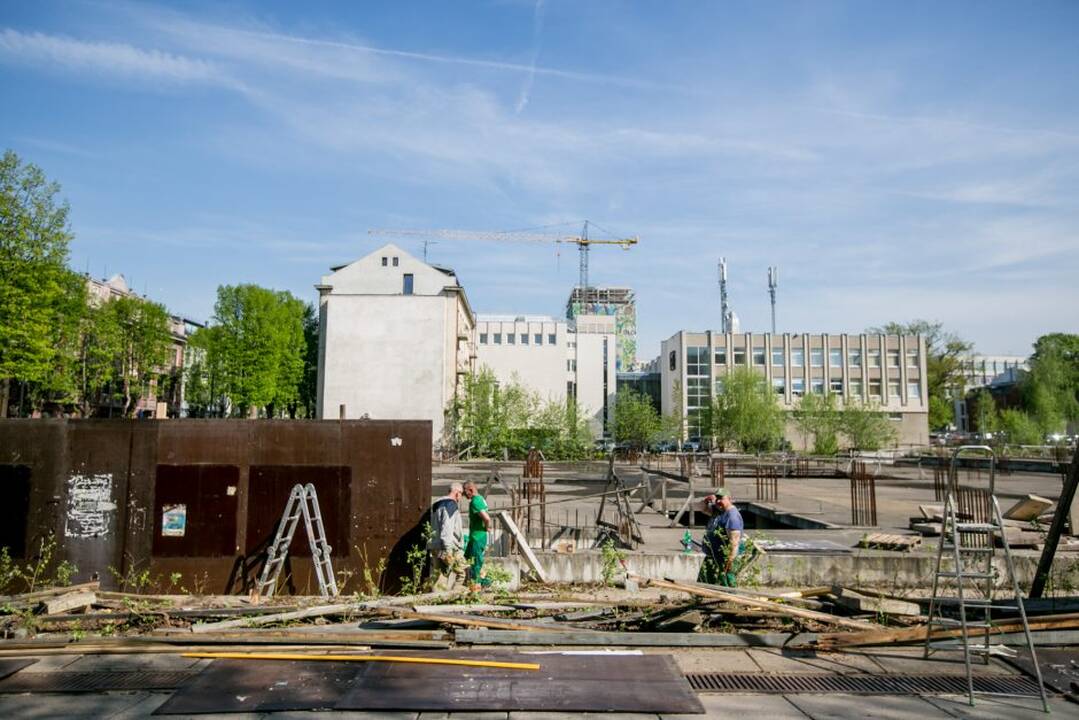 Griūvanti „Merkurijaus“ tvora