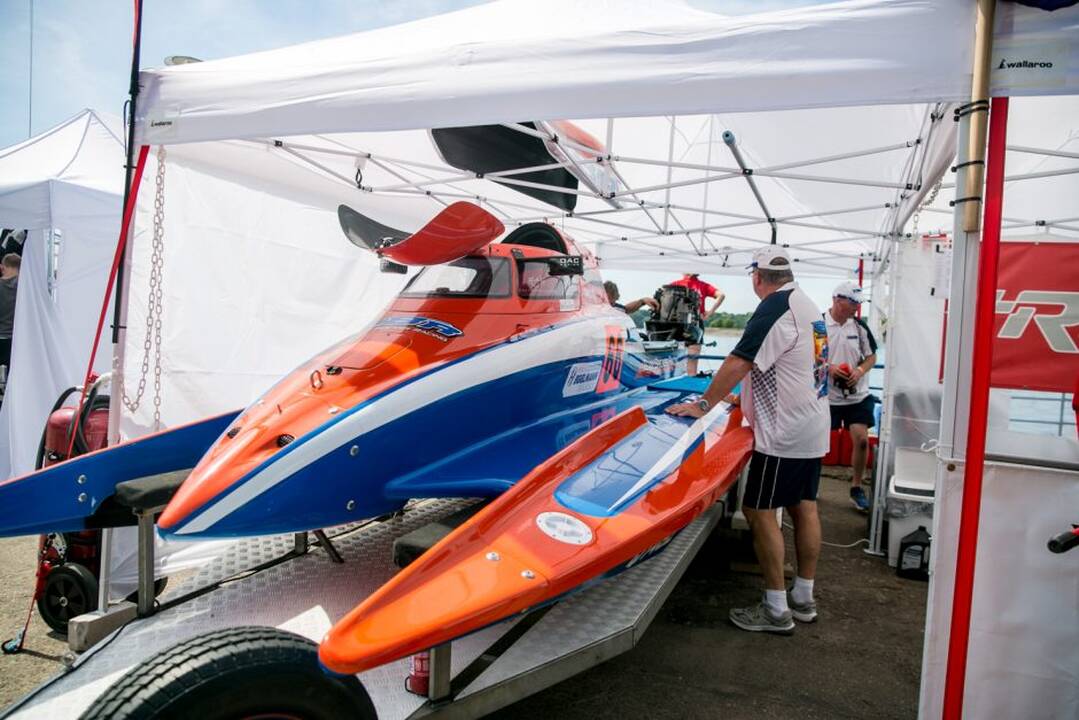 F2 vandens formulių lenktynės