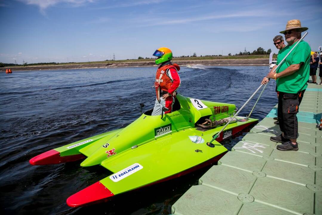 F2 vandens formulių lenktynės