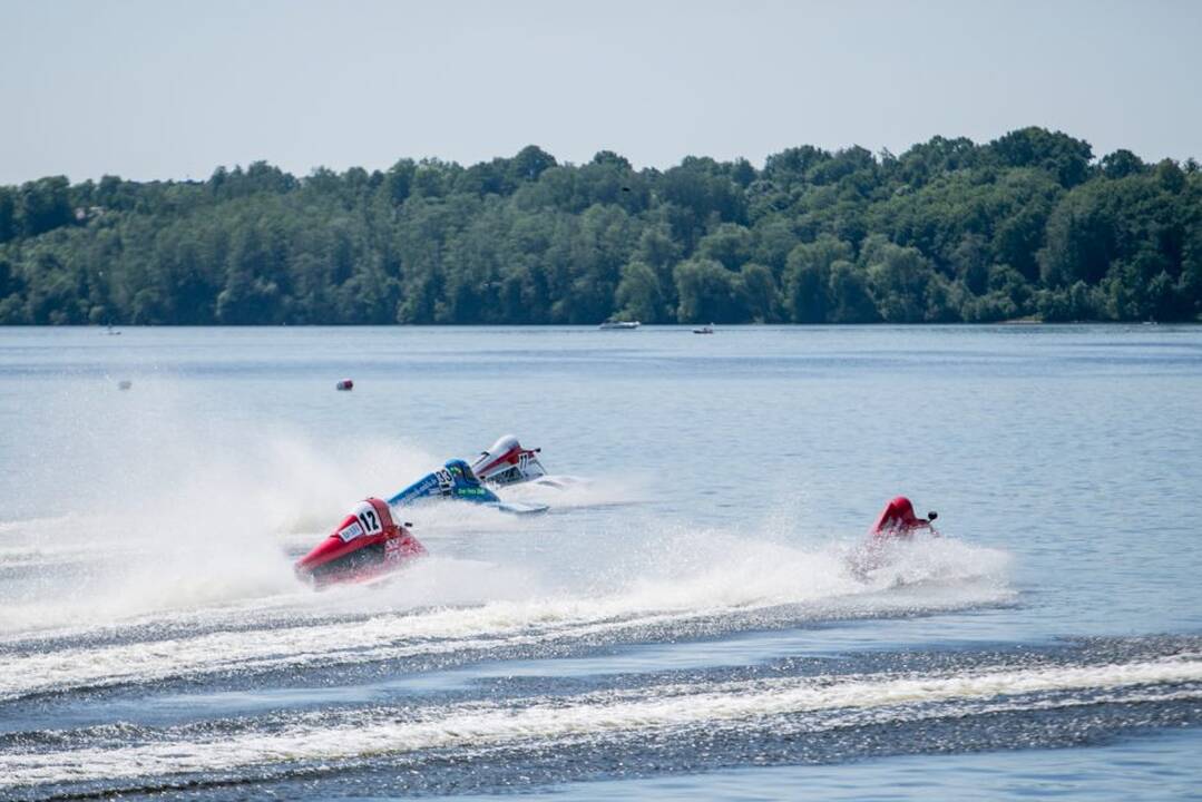 F2 vandens formulių lenktynės