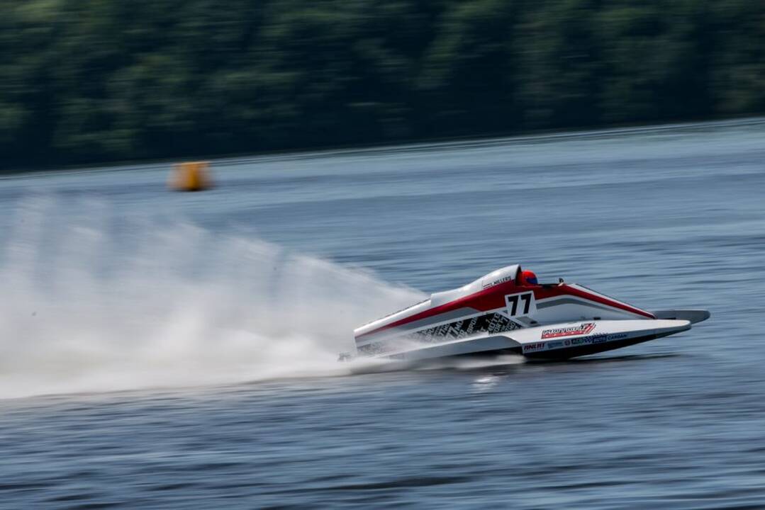 F2 vandens formulių lenktynės