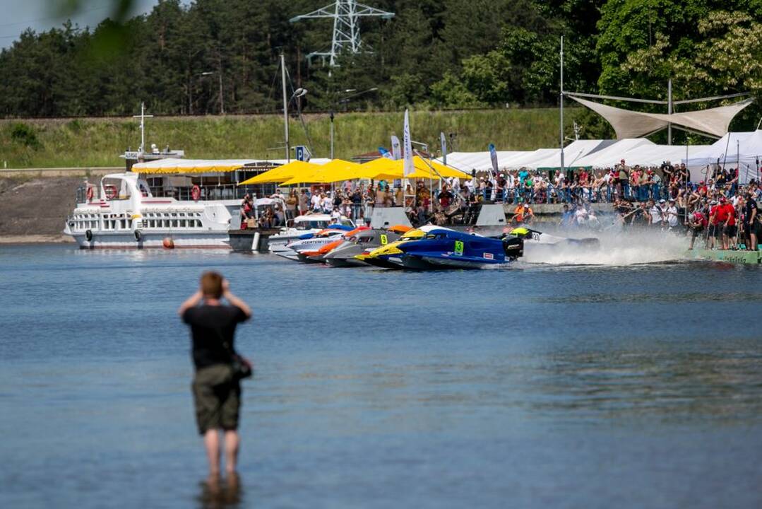 F2 vandens formulių lenktynės
