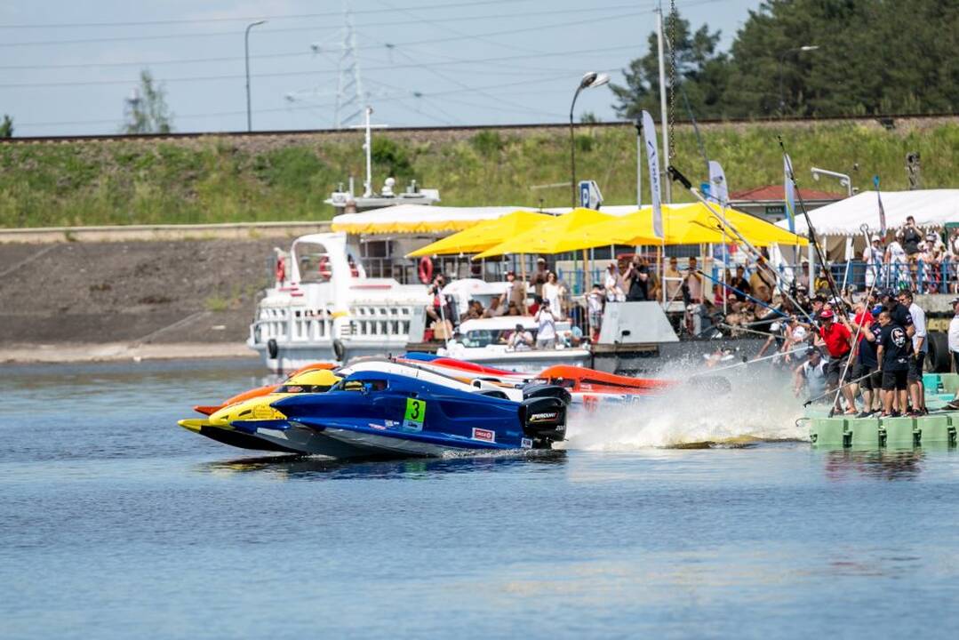 F2 vandens formulių lenktynės