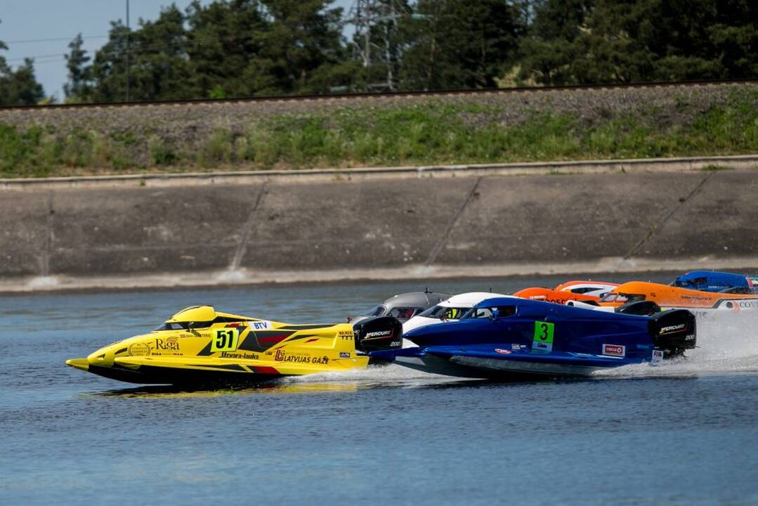 F2 vandens formulių lenktynės