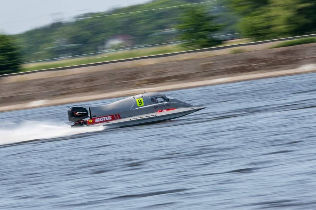 F2 vandens formulių lenktynės