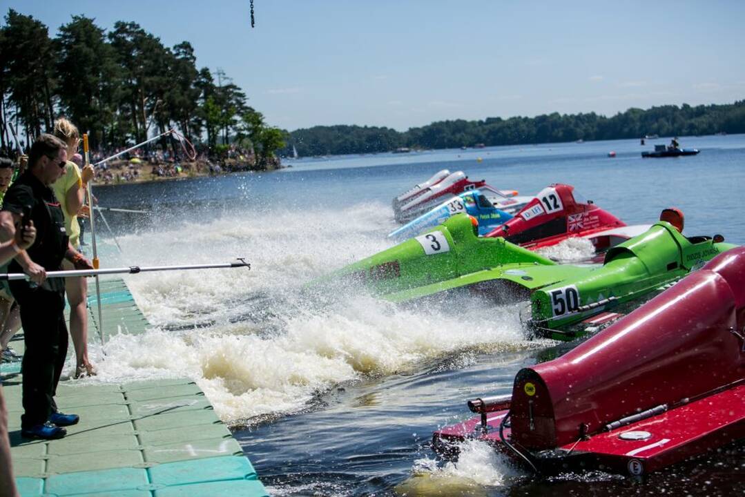 F2 vandens formulių lenktynės
