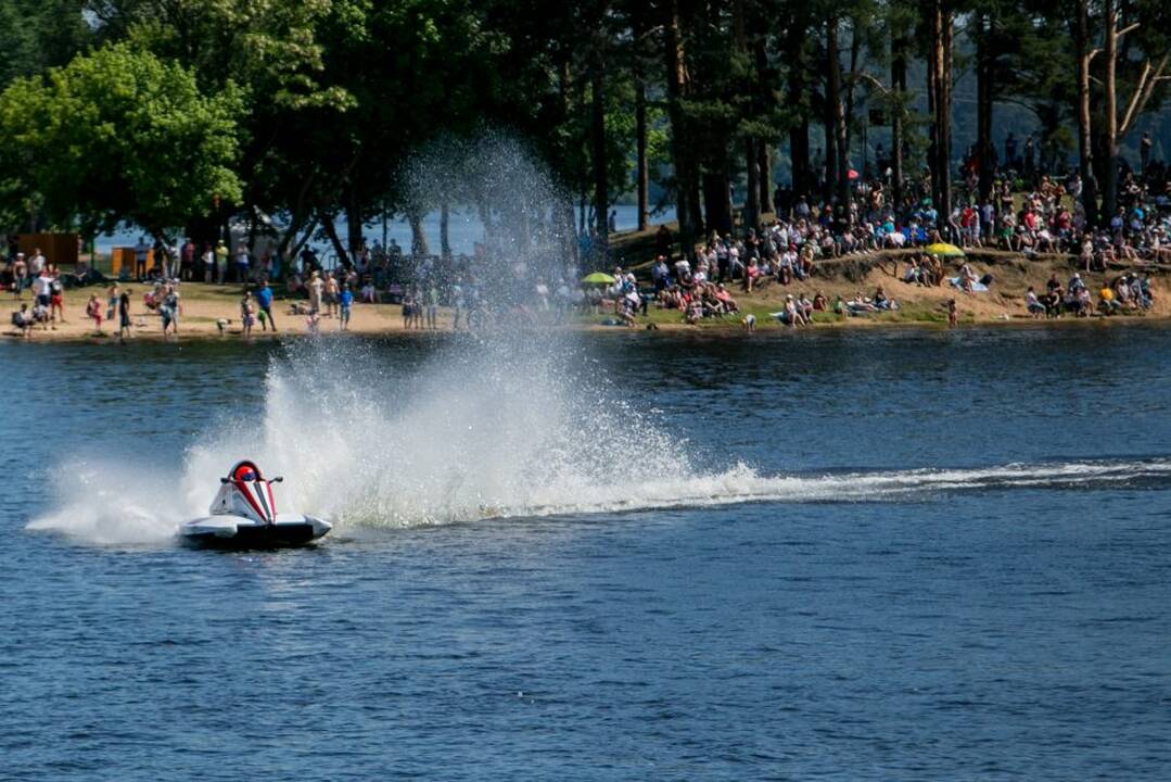 F2 vandens formulių lenktynės