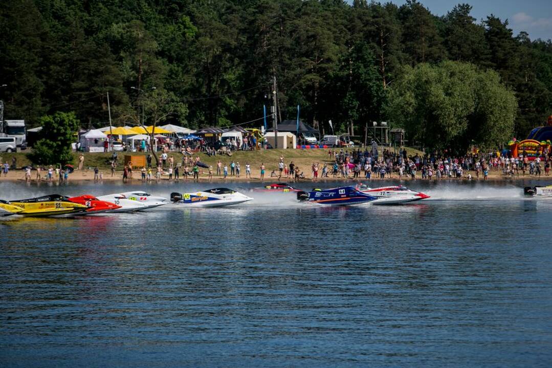 F2 vandens formulių lenktynės