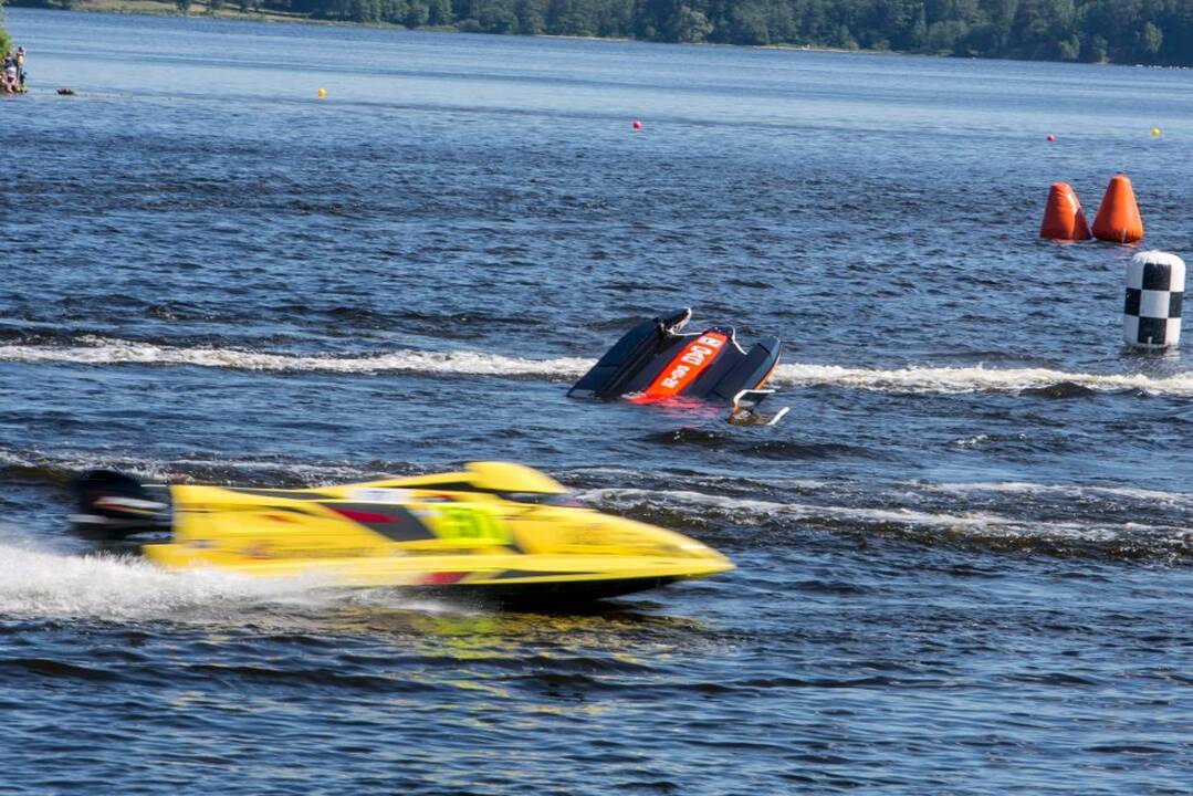 F2 vandens formulių lenktynės