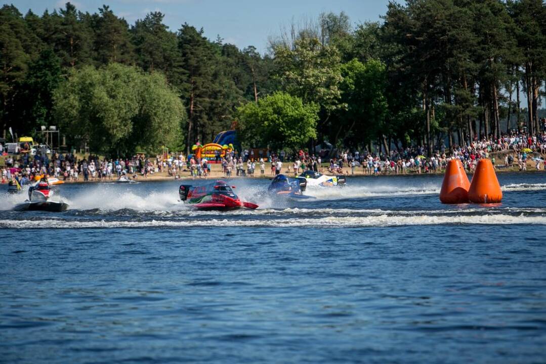 F2 vandens formulių lenktynės