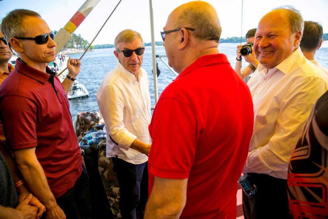 F2 vandens formulių lenktynės