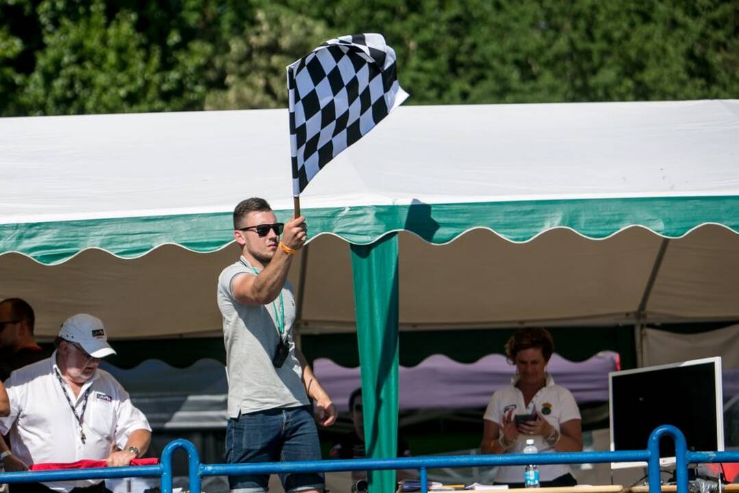 F2 vandens formulių lenktynės