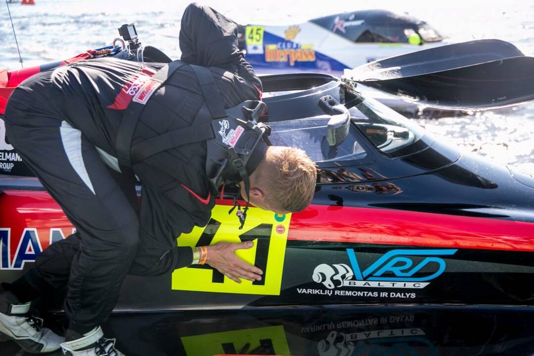 F2 vandens formulių lenktynės