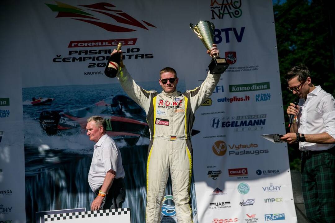 F2 vandens formulių lenktynės