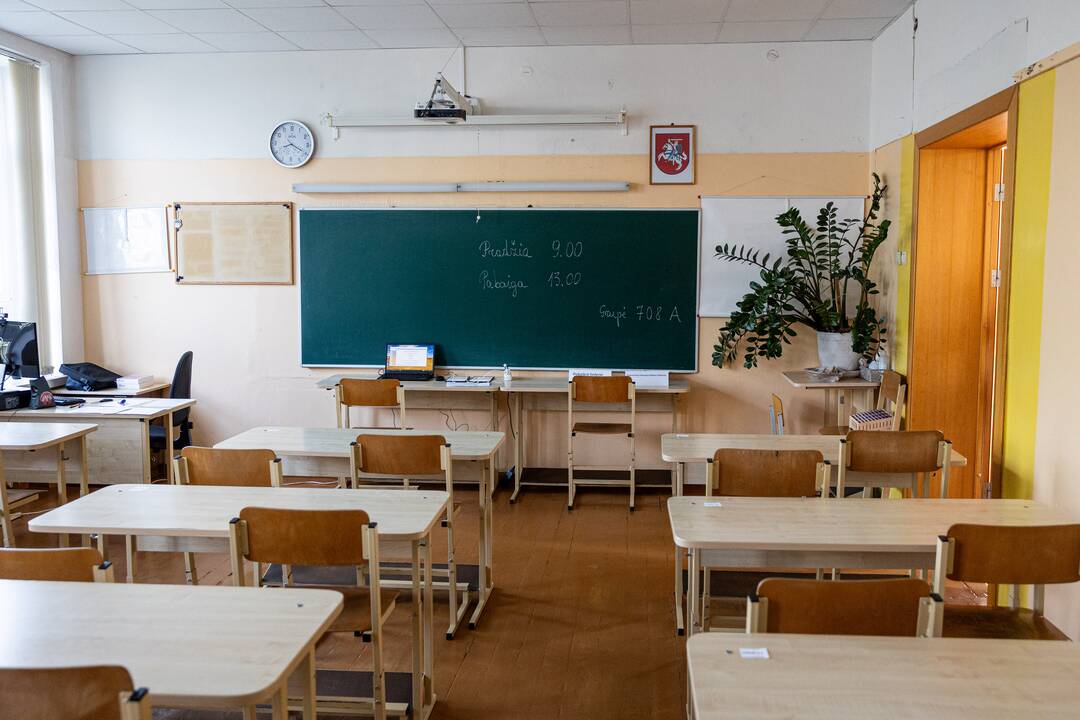 Dėl kilusių nesklandumų mokiniams buvo pratęstas informatikos egzamino laikas