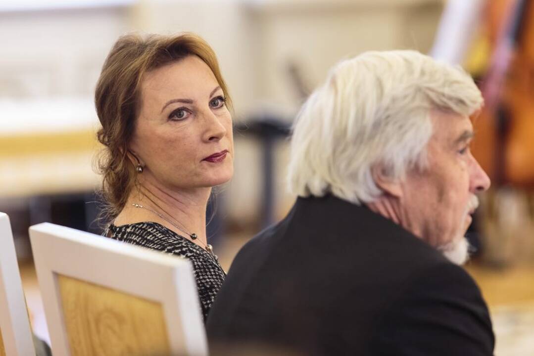 Prezidentė įteikė valstybės apdovanojimus