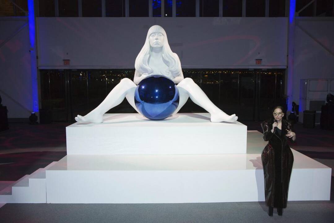 Lady Gaga "Artpop" pristatė rinktiniams gerbėjams