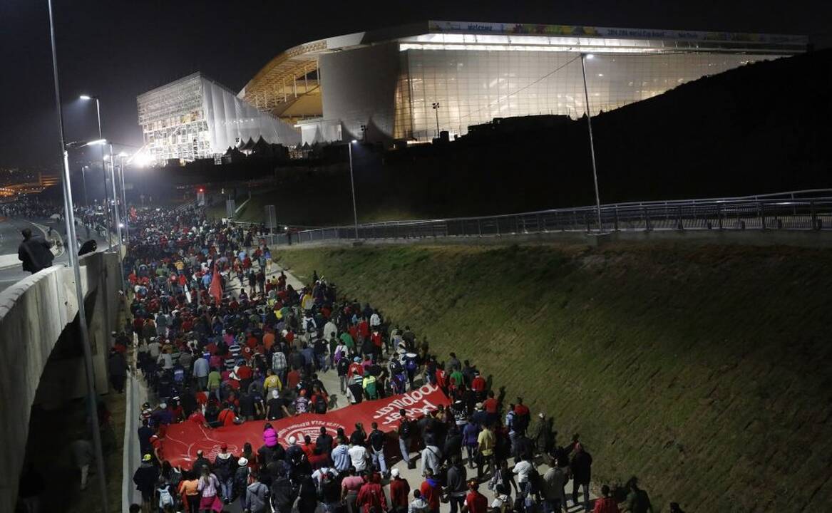 Prieš Pasaulio futbolo čempionatą Brazilijoje – protestų banga