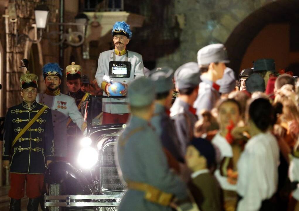 Bosnija simboliškai palydėjo smurtinį Europos šimtmetį