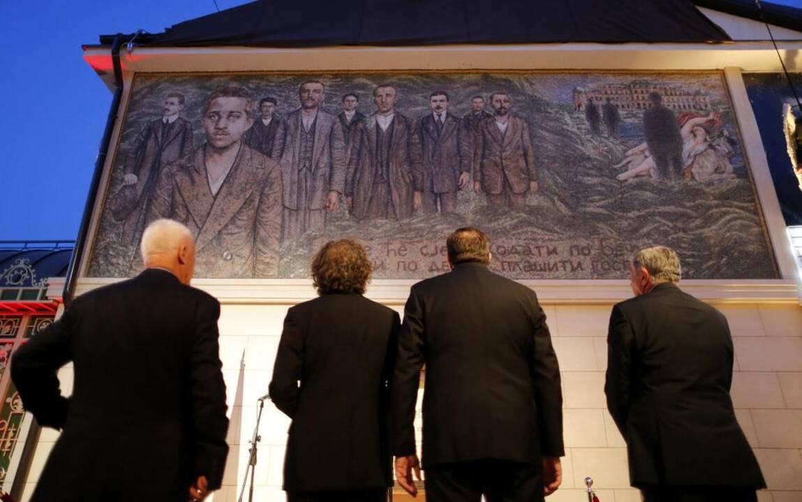 Bosnija simboliškai palydėjo smurtinį Europos šimtmetį