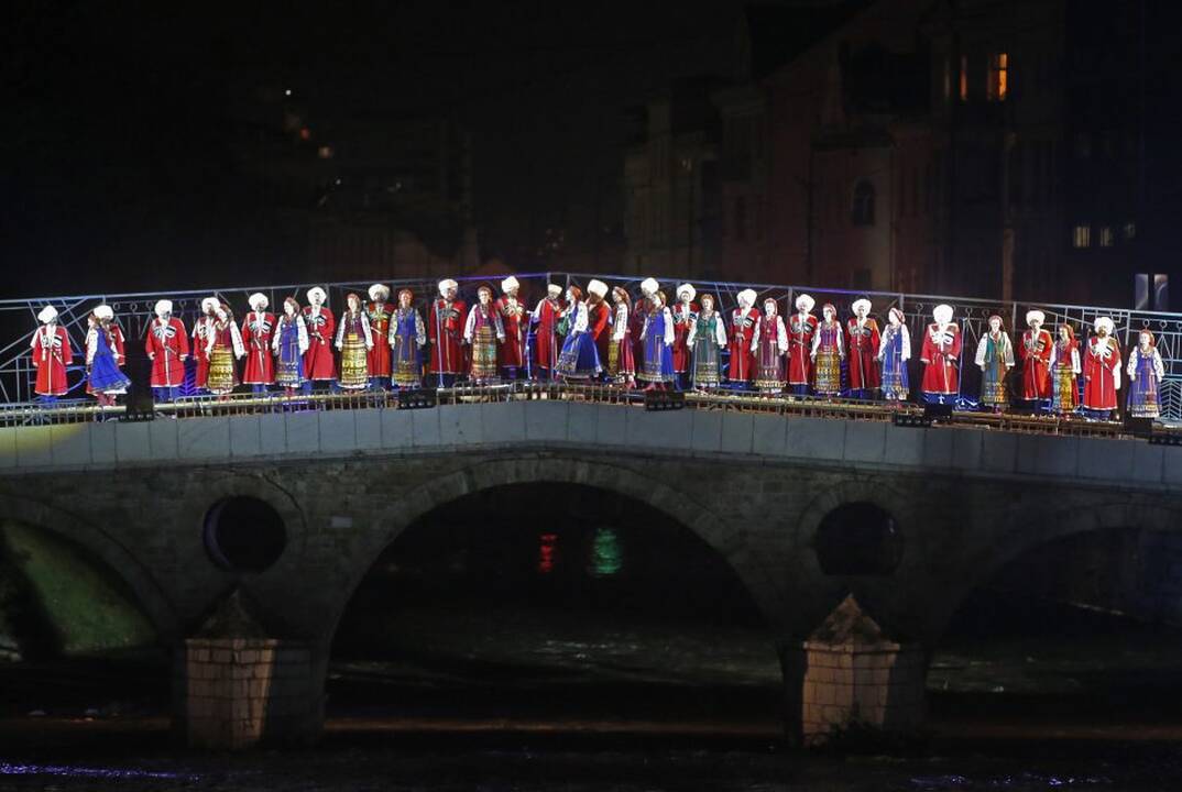 Bosnija simboliškai palydėjo smurtinį Europos šimtmetį