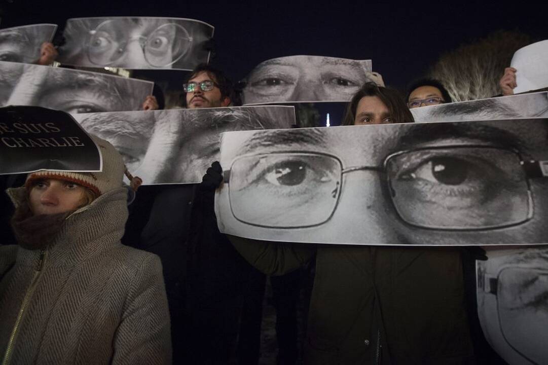 Pasaulis gedi „Charlie Hebdo“ aukų