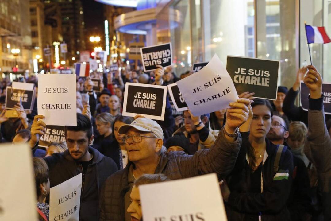 Pasaulis gedi „Charlie Hebdo“ aukų