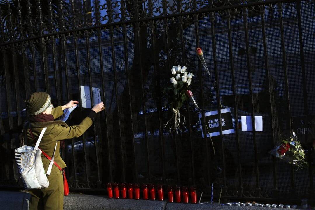 Pasaulis gedi „Charlie Hebdo“ aukų