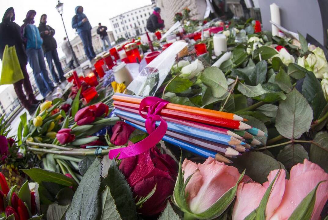 Pasaulis gedi „Charlie Hebdo“ aukų