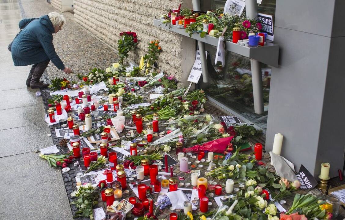 Pasaulis gedi „Charlie Hebdo“ aukų
