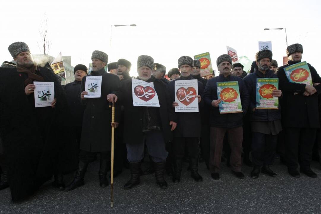 Dėl „Charlie Hebdo“ karikatūrų – mitingas Čečėnijoje