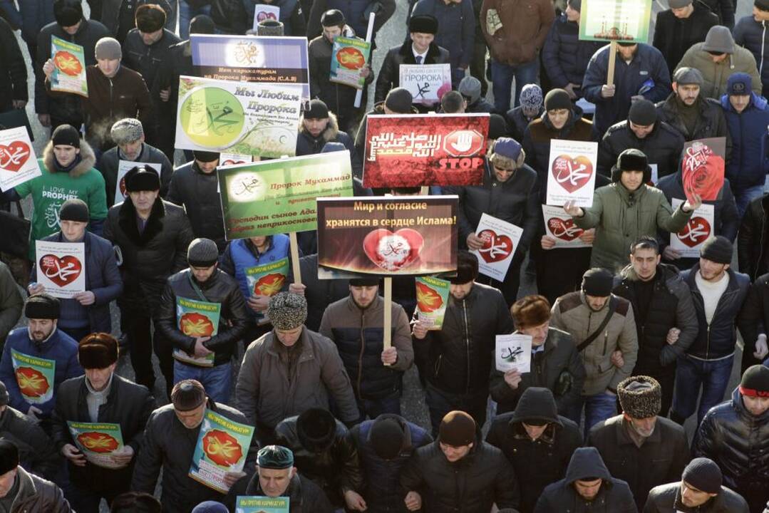Dėl „Charlie Hebdo“ karikatūrų – mitingas Čečėnijoje