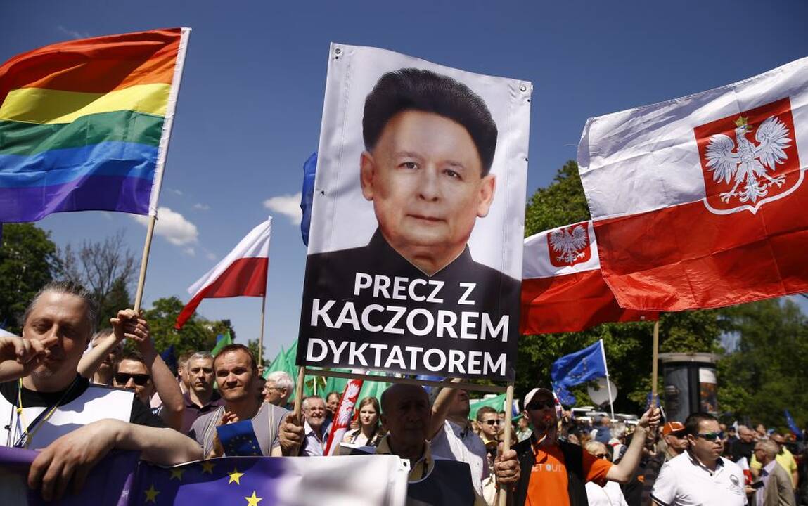 Eitynės Varšuvoje už demokratiją ir ES
