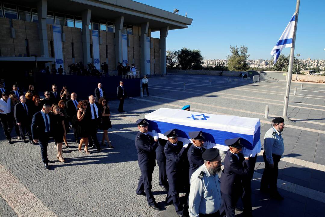 Sh. Pereso laidotuvių ceremonija