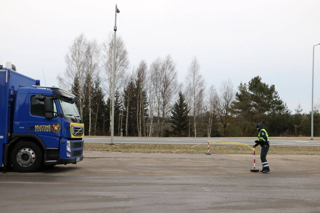 Muitinės ir policijos reidas