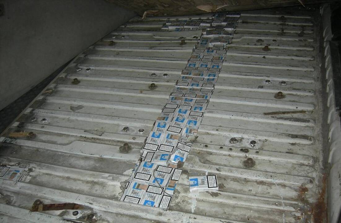 Cigarečių kontrabanda aptikta peršvietus rentgenu