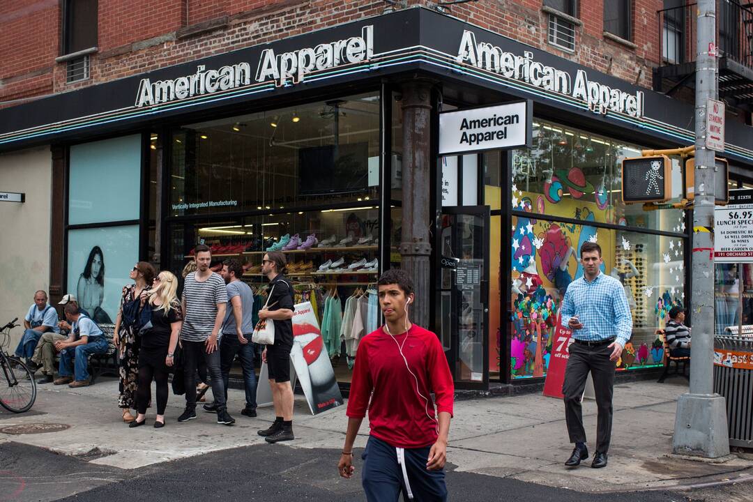 Britanija uždraudė „American Apparel“ reklamas dėl vaizduojamo moksleivių seksualumo