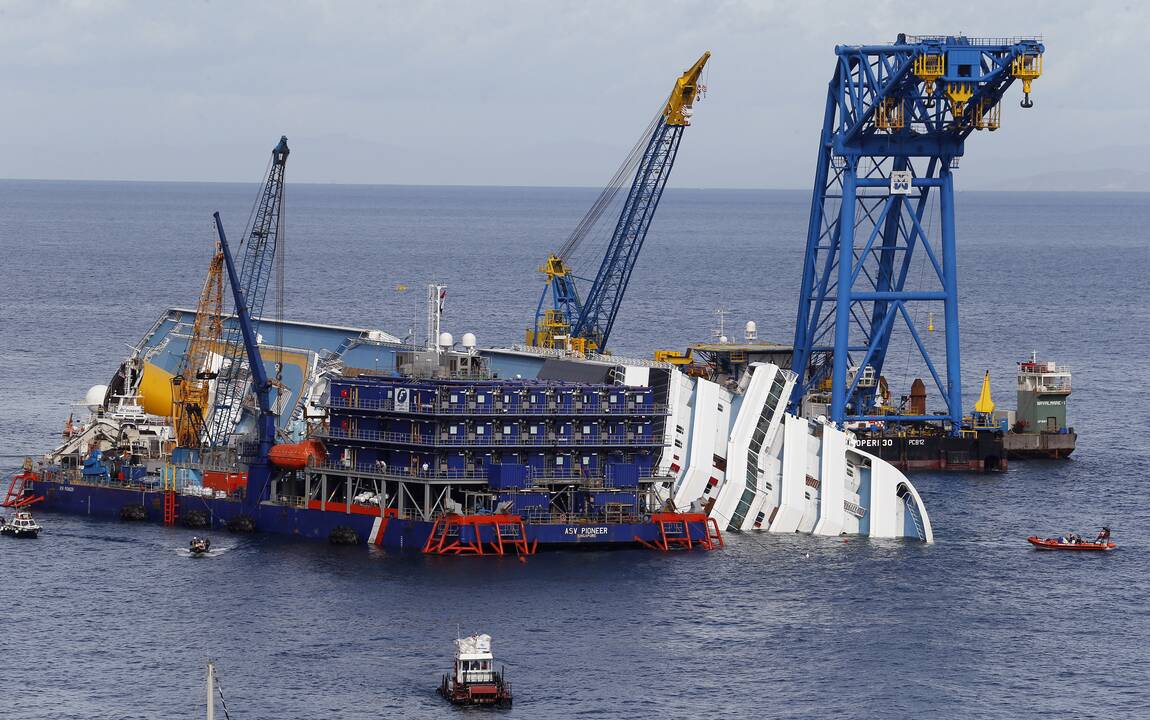 „Costa Concordia“ kapitonas buvo perspėtas, kad į laivo mašinų skyrių plūsta vanduo